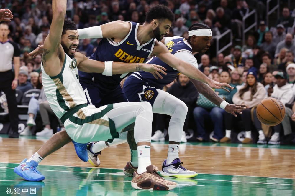 篮球场上一 篮球场上一